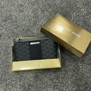 Michael kors belt bag
